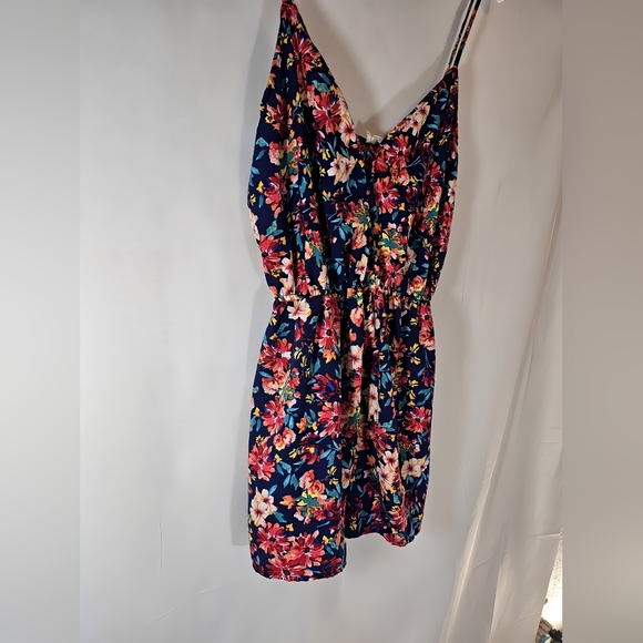 Le Kate Flower Romper - Picture 4 of 6
